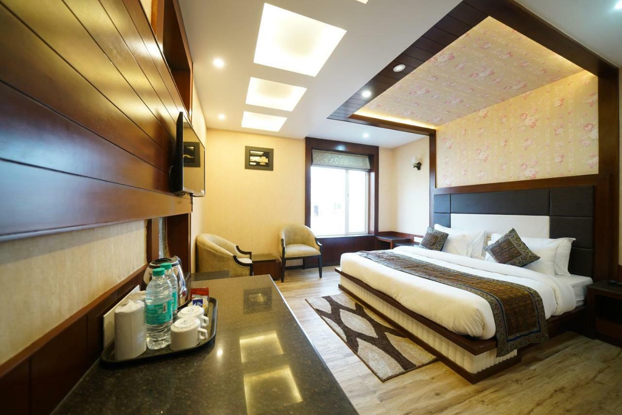 Square Inn Hotel,Varanasi Exterior photo
